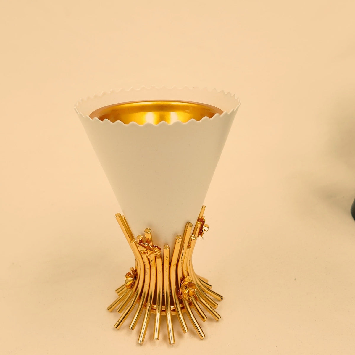 Metal Bouquet Style Burner — White