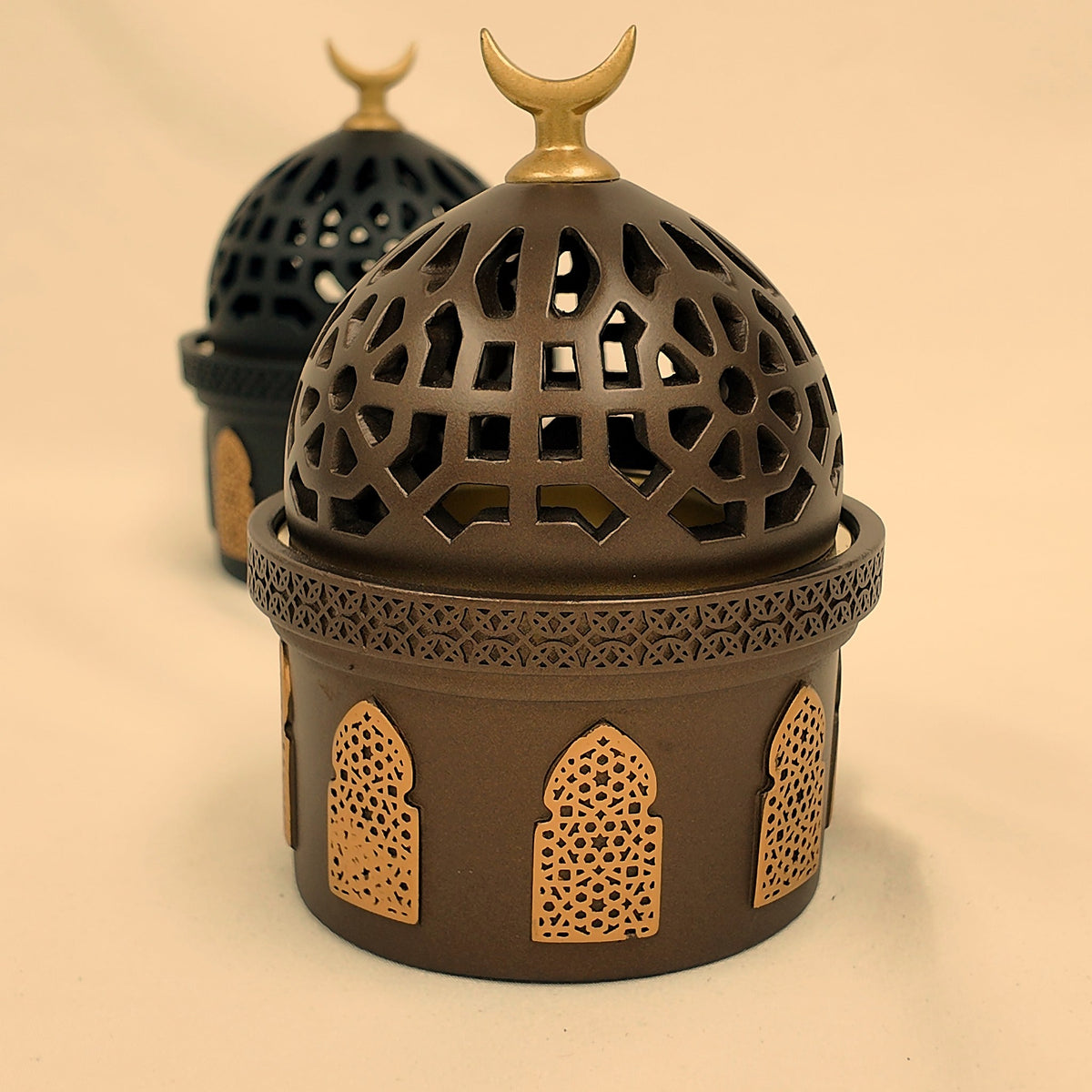 Crescent Style Burner — Champagne, with Black behind [Champagne]