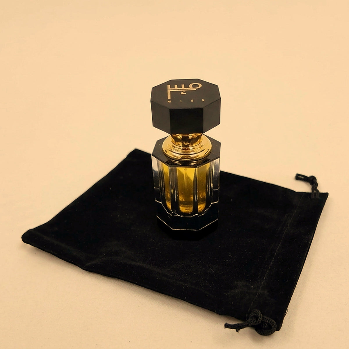 Taybah concentrated perfume oil, 6 ml, on its velvet pouch